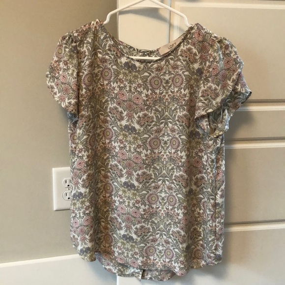 LOFT Tops - LOFT paisley cap sleeve blouse